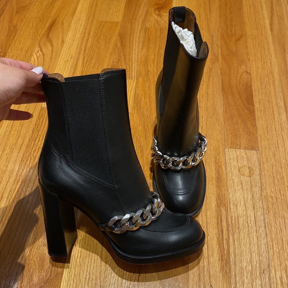 Brand NEW Givenchy black leather heeled boots